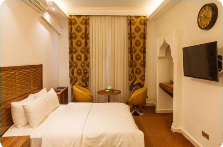 1 Bed AC Room